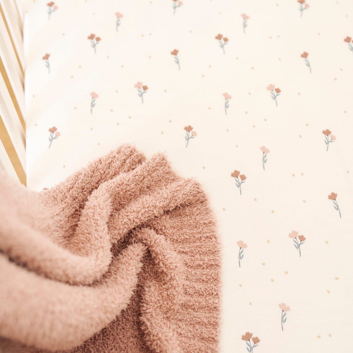 Minky Stretch Luxe Crib Sheets by Saranoni, product image 2