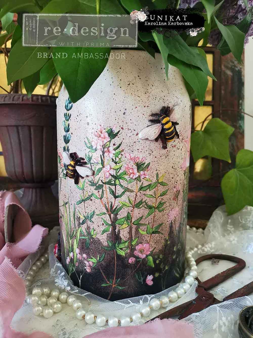 Decor Moulds® - Buzzing Beauties - 1 pc, 5