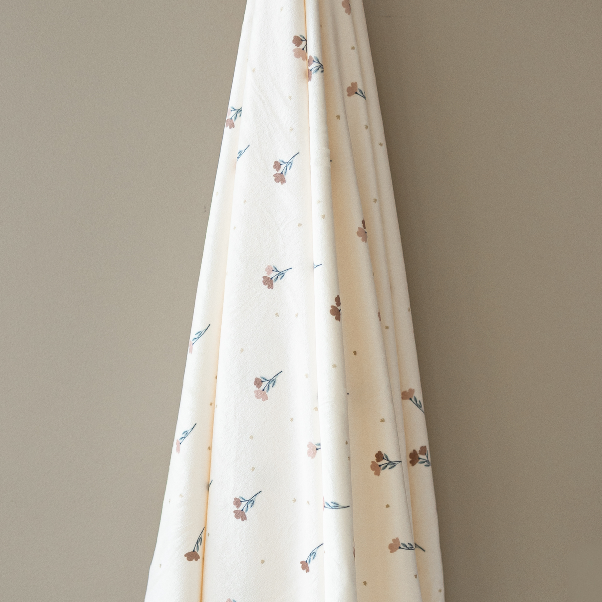Minky Stretch Luxe Swaddle/Blanket by Saranoni, product image 3
