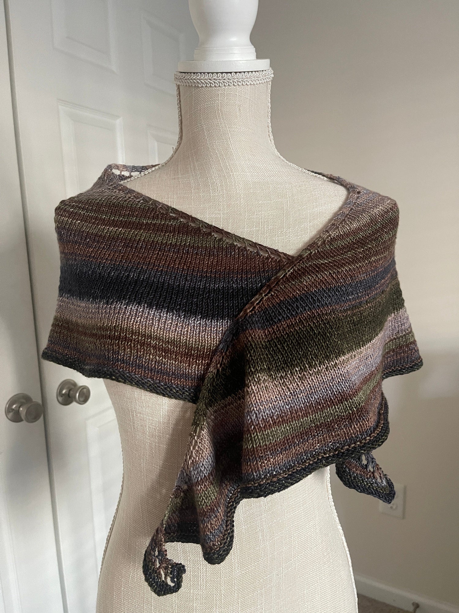 Canyon Ridge Crescent Shawl Pattern - Digital pattern