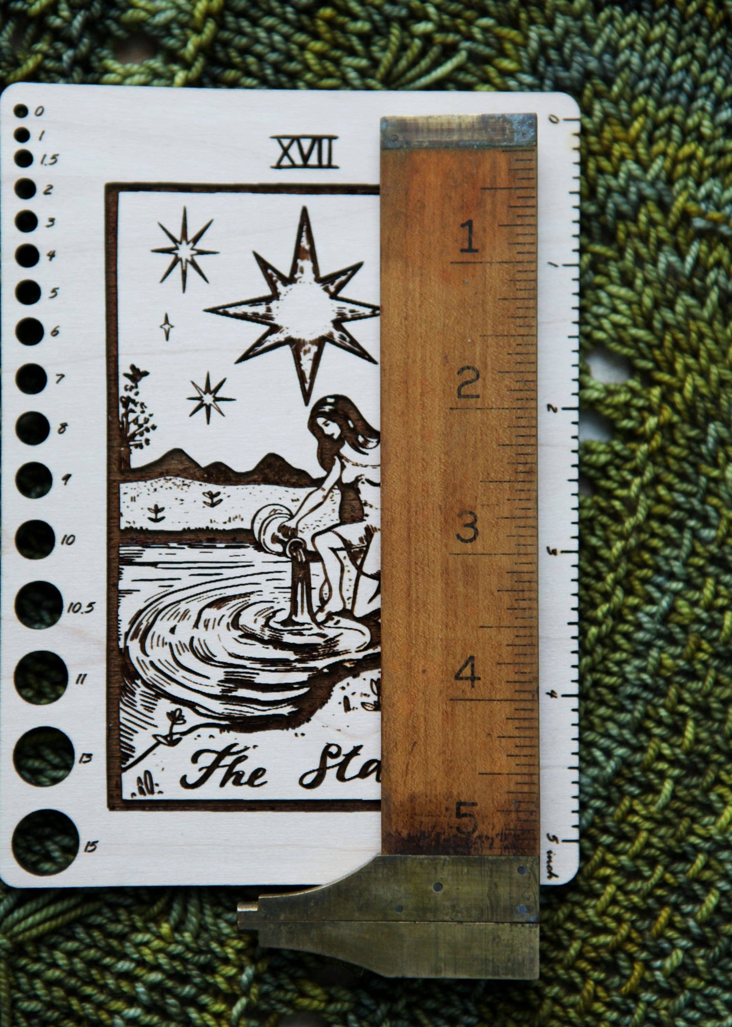 Maple Wood Moon Tarot Card Knitting Needle Gauge & 5