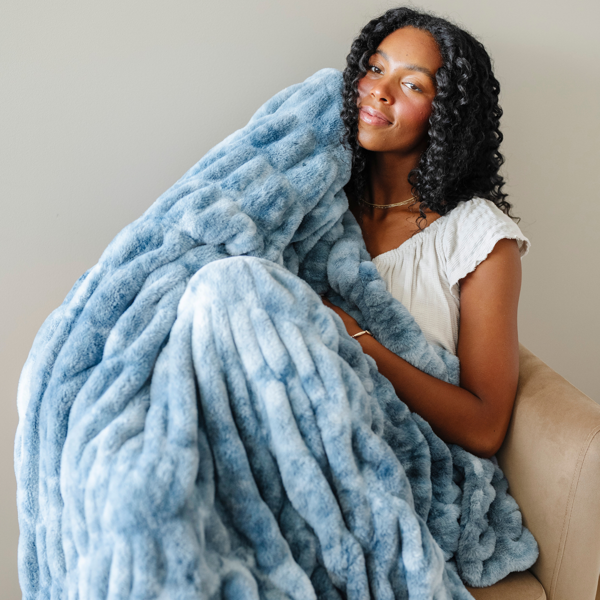 Double Ruched Faux Fur Throw Blankets by Saranoni, product image 53