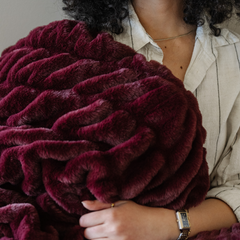 Double Ruched Faux Fur Throw Blankets by Saranoni, product image 10