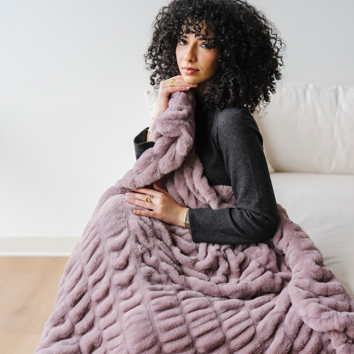 Double Ruched Faux Fur XL Throw Blankets by Saranoni, product image 39