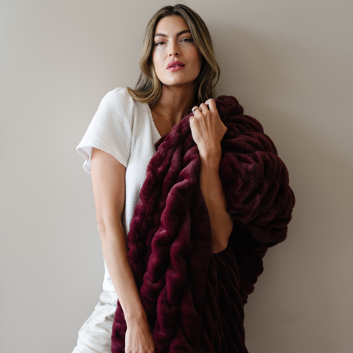 Double Ruched Faux Fur Throw Blankets by Saranoni, product image 13