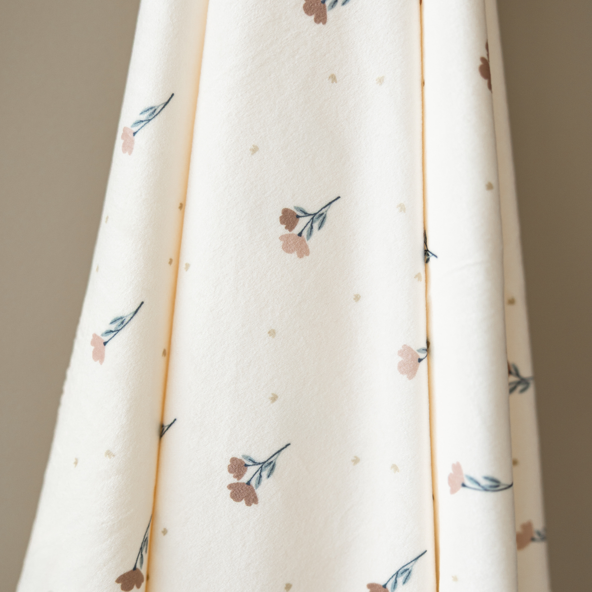 Minky Stretch Luxe Swaddle/Blanket by Saranoni, product image 4