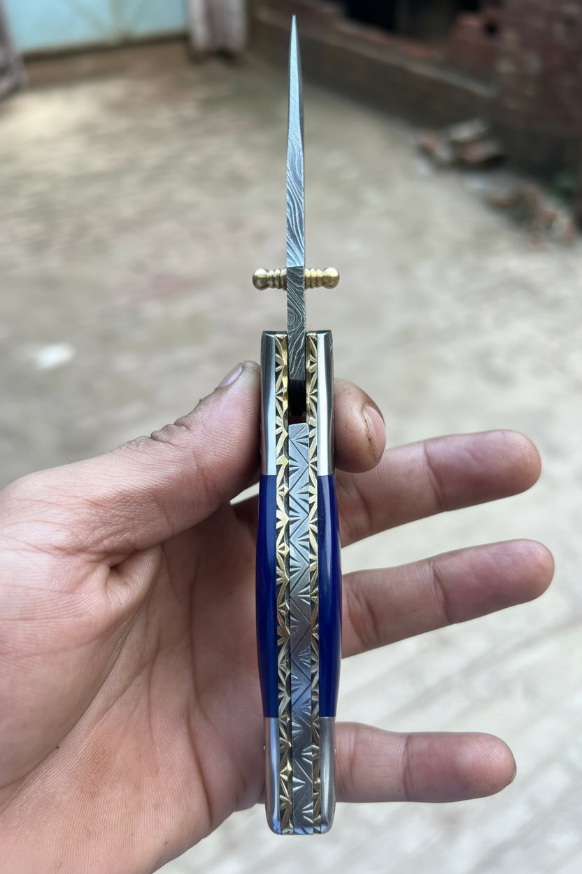 Walnut Hawkbill Folder 8