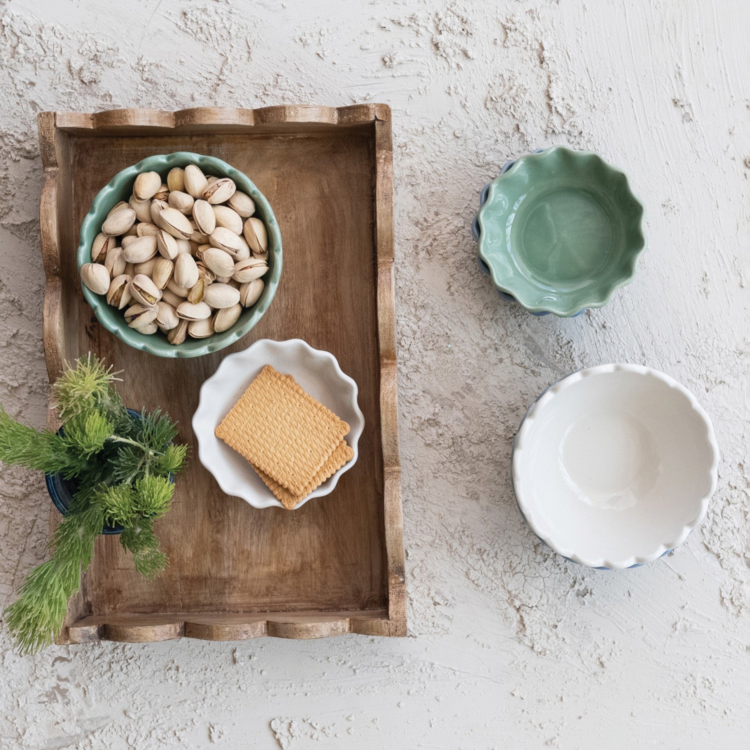 Mango Wood Scalloped Edge Tray