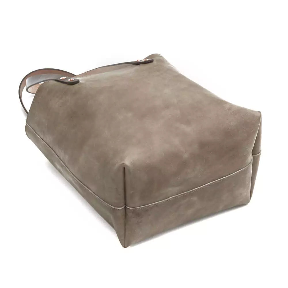 Eden MEDIUM Leather Tote Bag - Classic