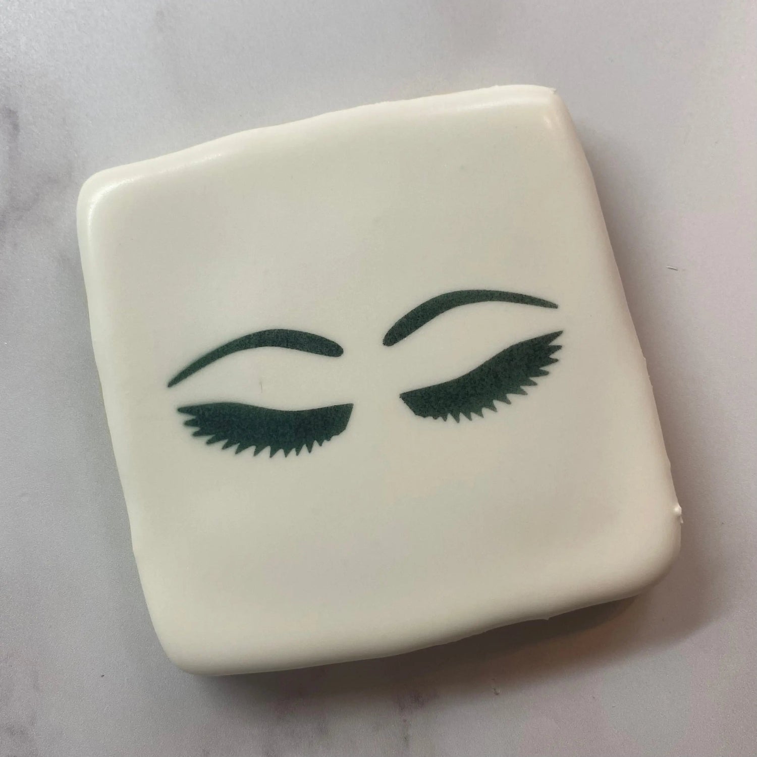 Lashes Stencil