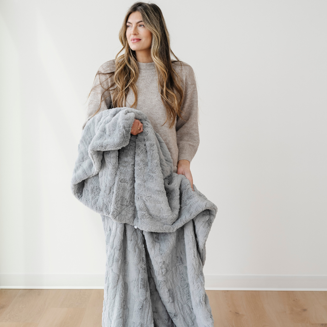 Patterned Faux Fur XL Throw Blankets by Saranoni, product image 11