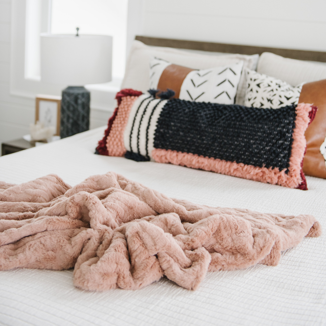 Patterned Faux Fur Throw Blankets by Saranoni, product image 56