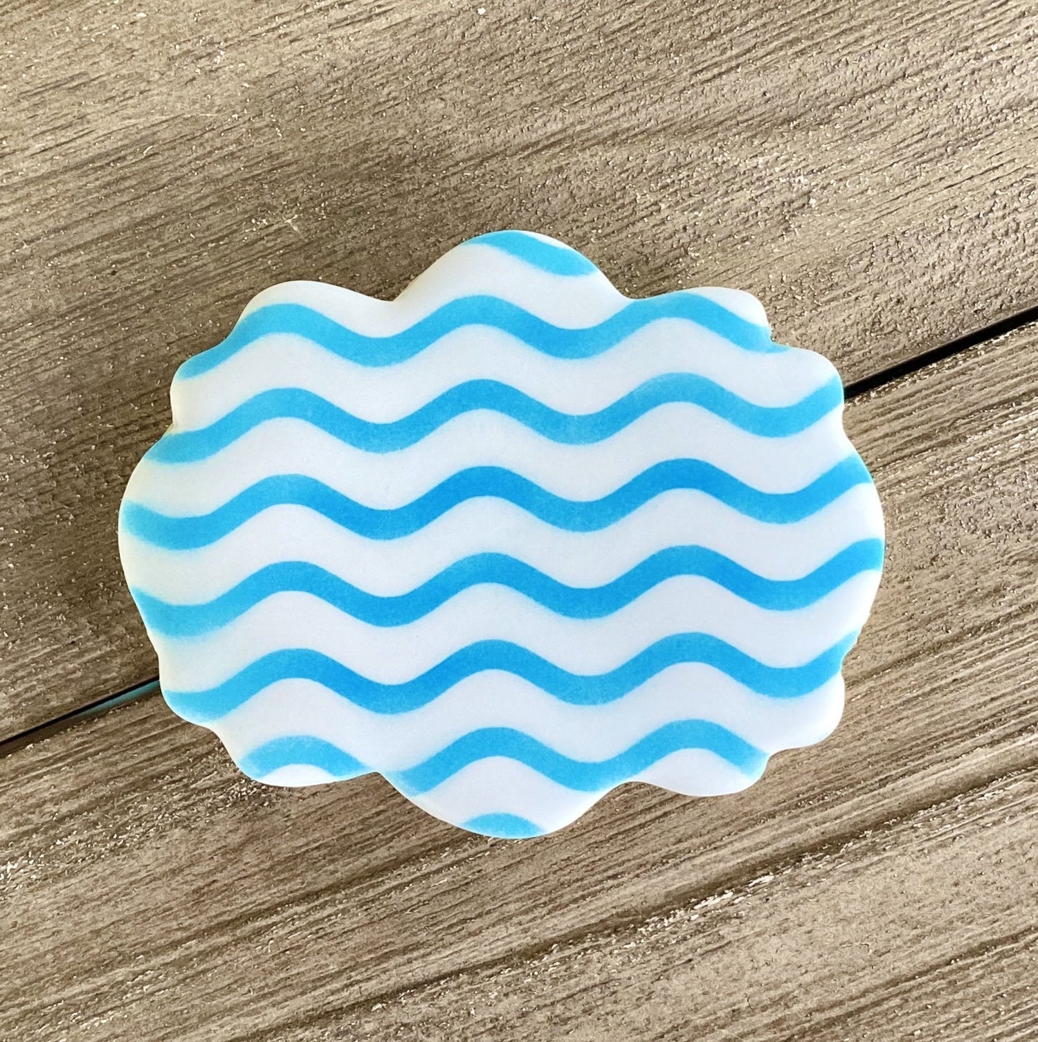 Thin Wavy Lines Pattern Stencil