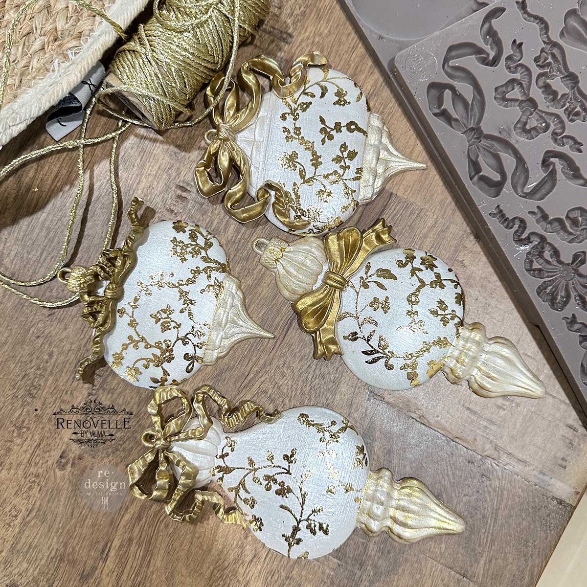 Decor Moulds® - Bright Baubles - 1 pc, 5