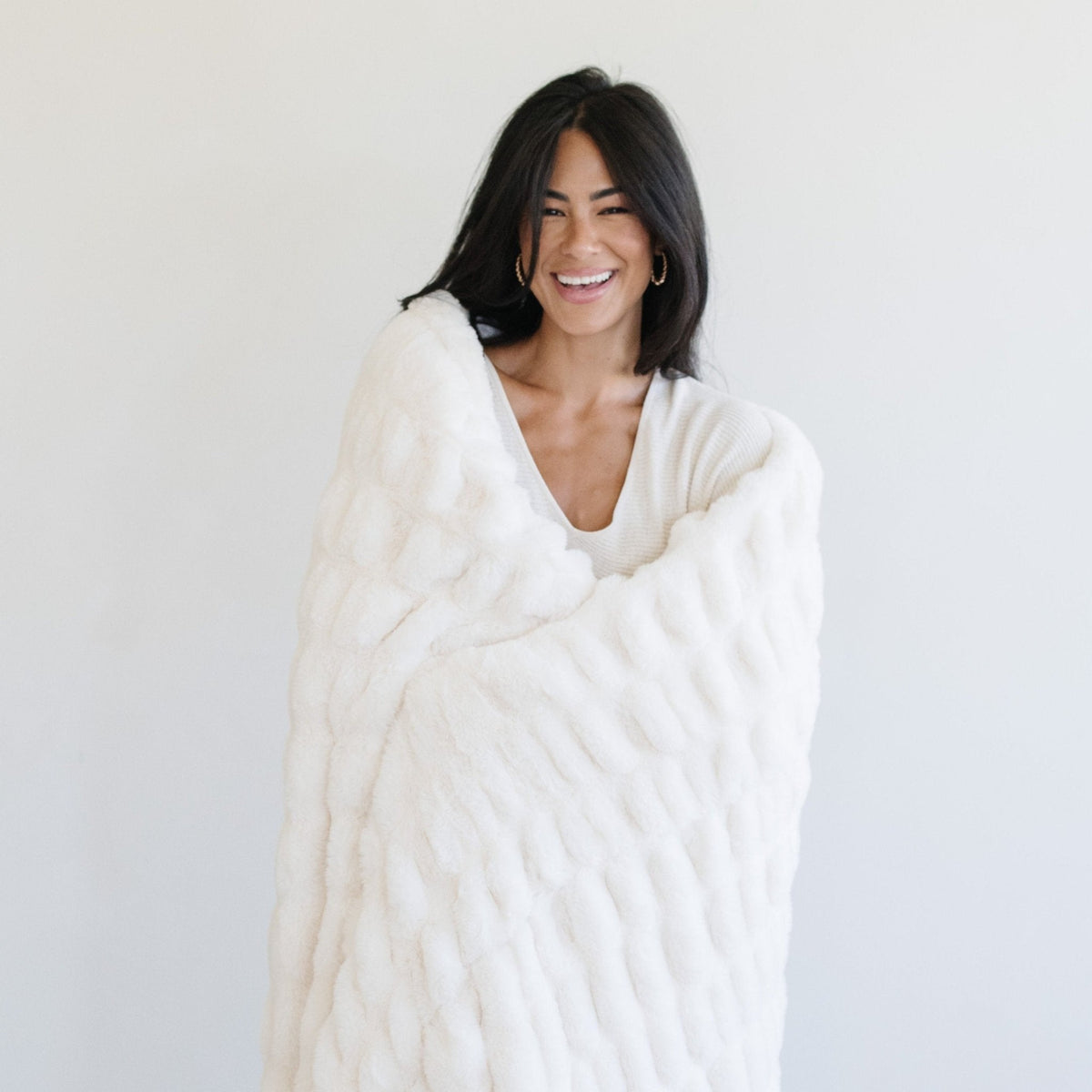 Double Ruched Faux Fur Throw Blankets by Saranoni, product image 2