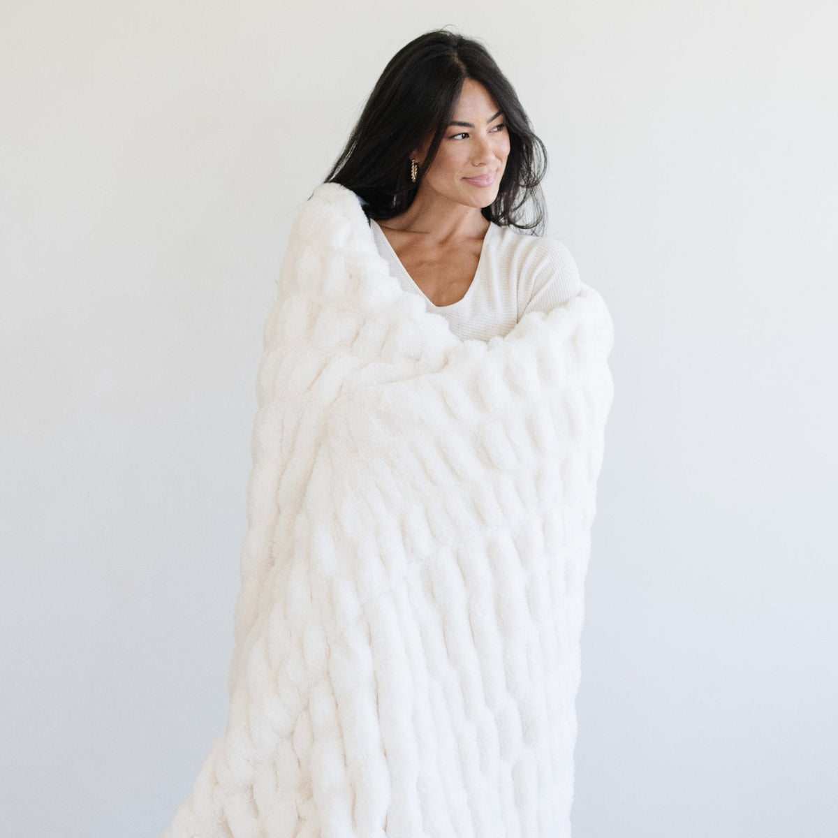 Double Ruched Faux Fur XL Throw Blankets by Saranoni, product image 6
