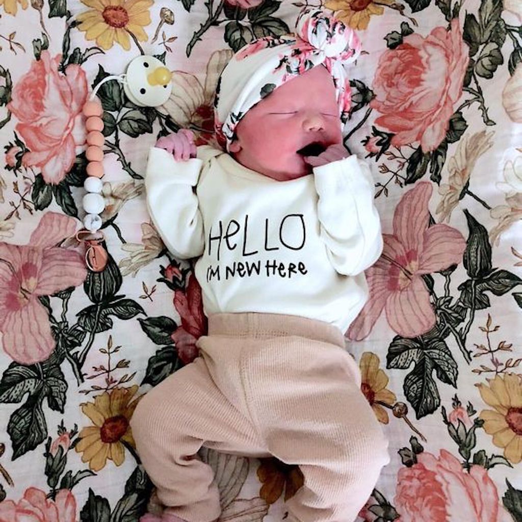 Hello I'm New Here Organic Bodysuit Long Sleeve by Tenth & Pine, product image 7