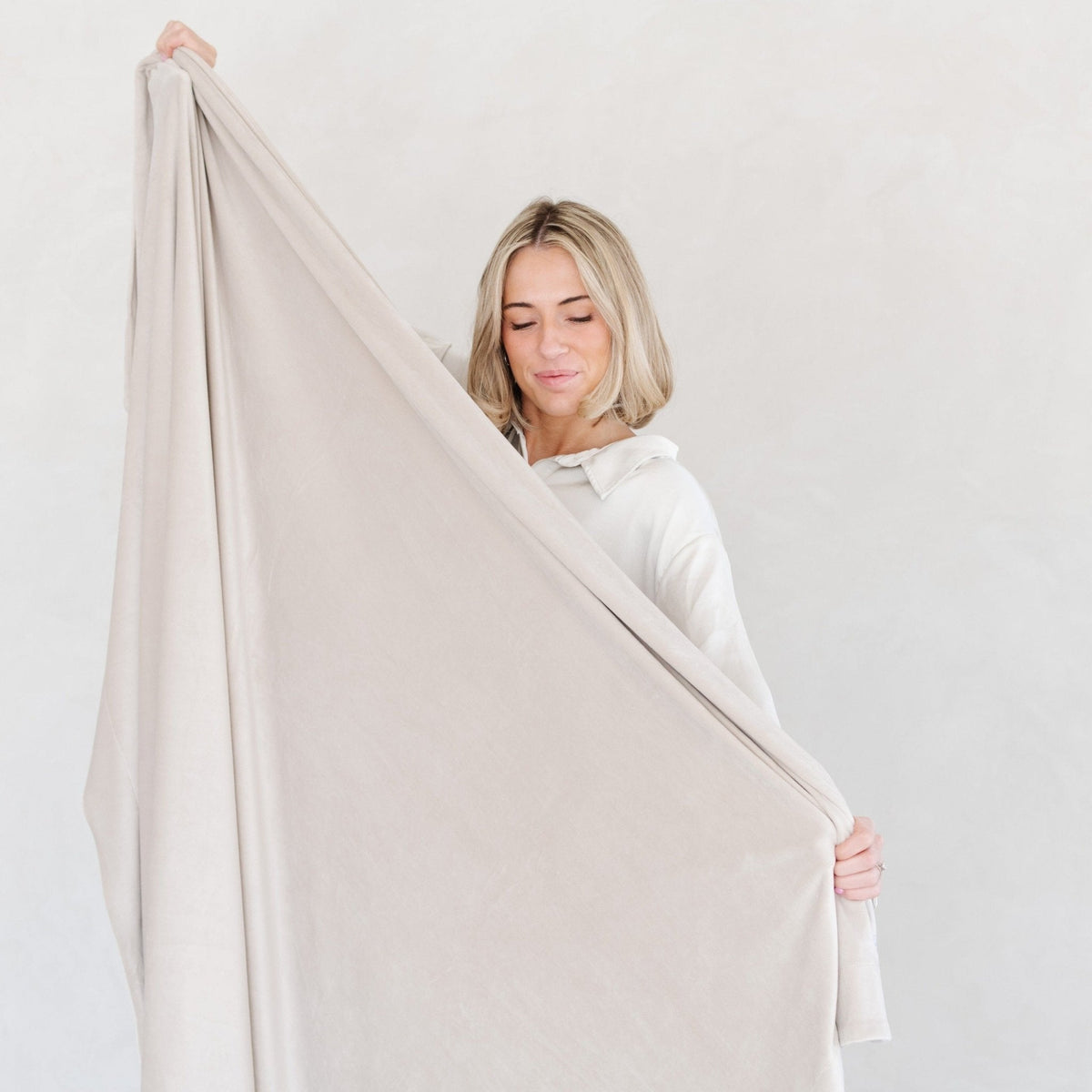 Minky Stretch Throw Blankets by Saranoni, product image 10